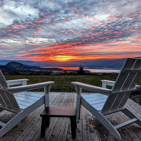 Autumn Lane B&B, Farmhouse Elegance & Stunning Lakeviews West Kelowna Eksteriør bilde