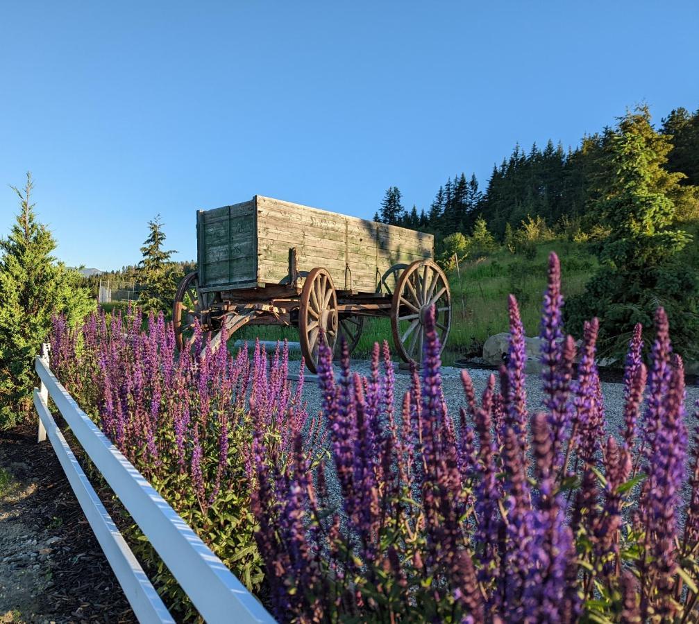 Autumn Lane B&B, Farmhouse Elegance & Stunning Lakeviews West Kelowna Eksteriør bilde