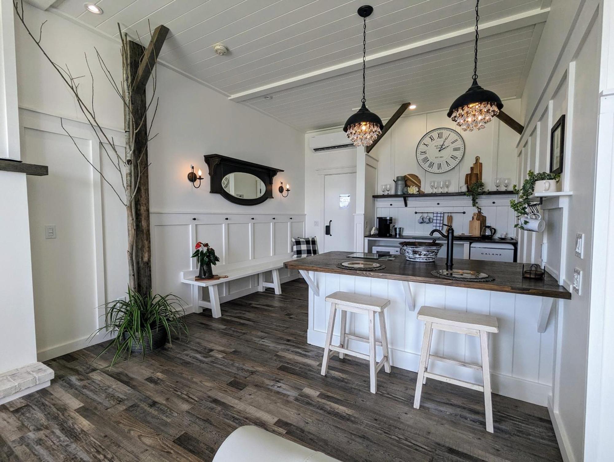 Autumn Lane B&B, Farmhouse Elegance & Stunning Lakeviews West Kelowna Eksteriør bilde