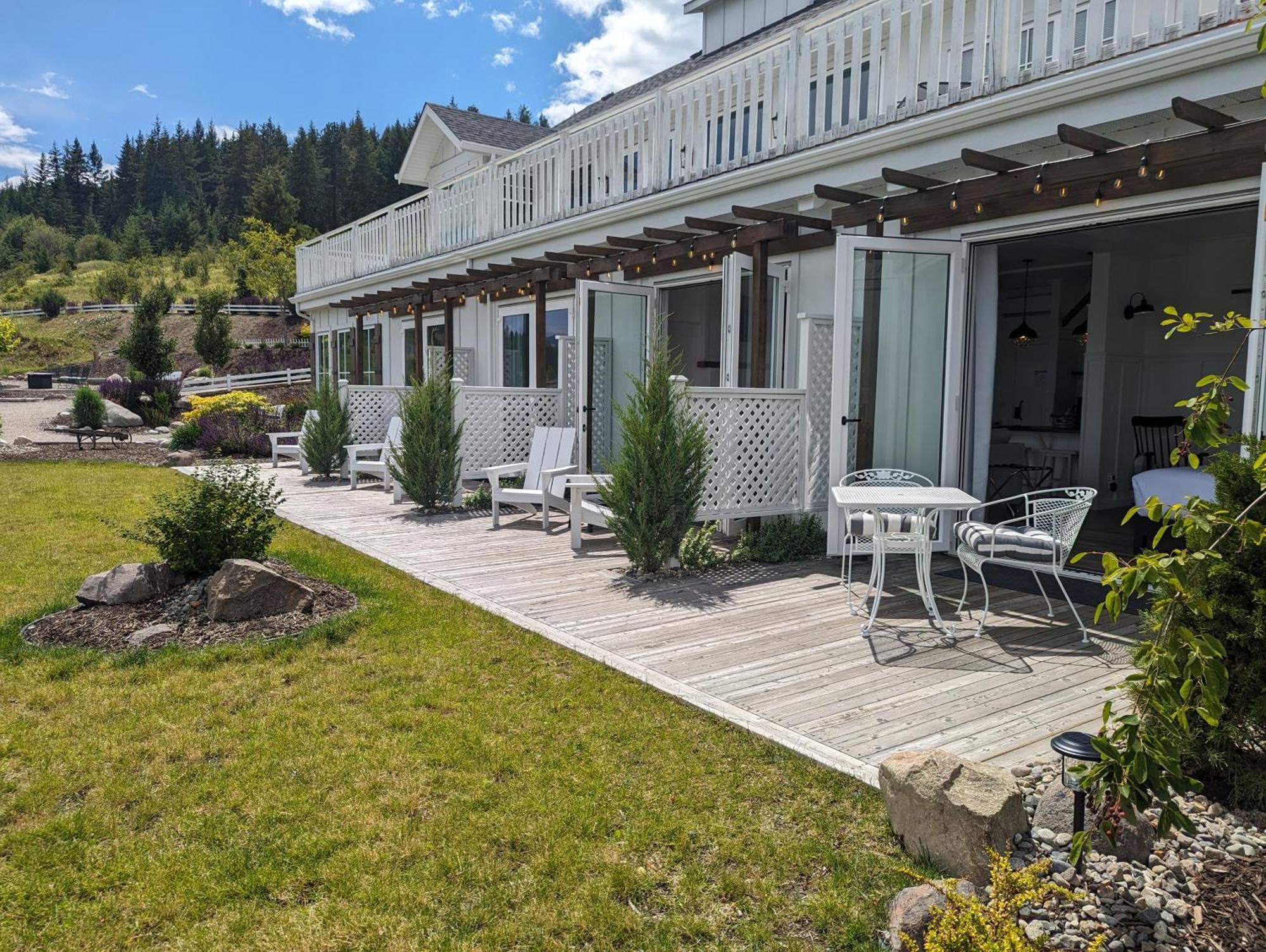 Autumn Lane B&B, Farmhouse Elegance & Stunning Lakeviews West Kelowna Eksteriør bilde